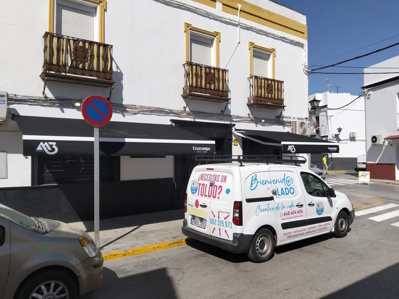 Instalación de toldos de Bar M3 en Marchena