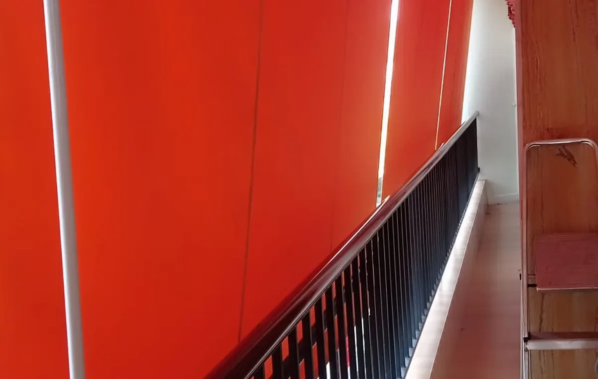 Toldo de balcón instalado en fachada