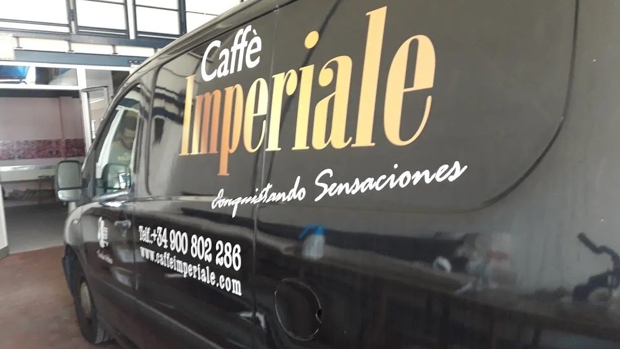 rotulación furgoneta caffe imperiale